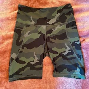 Old Navy Active Camo shorts. Medium fits like smll